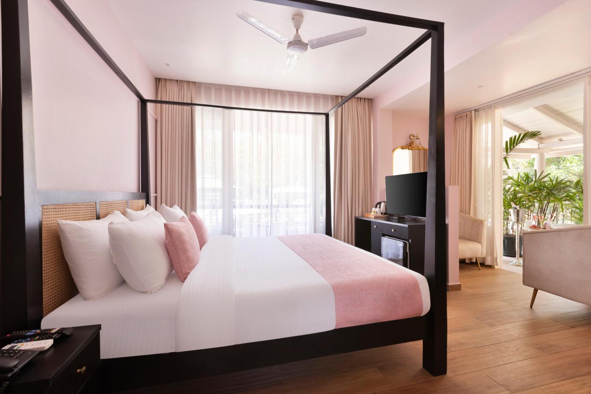 Mademoiselle Boutique Resort And Cafe Вагатор Экстерьер фото