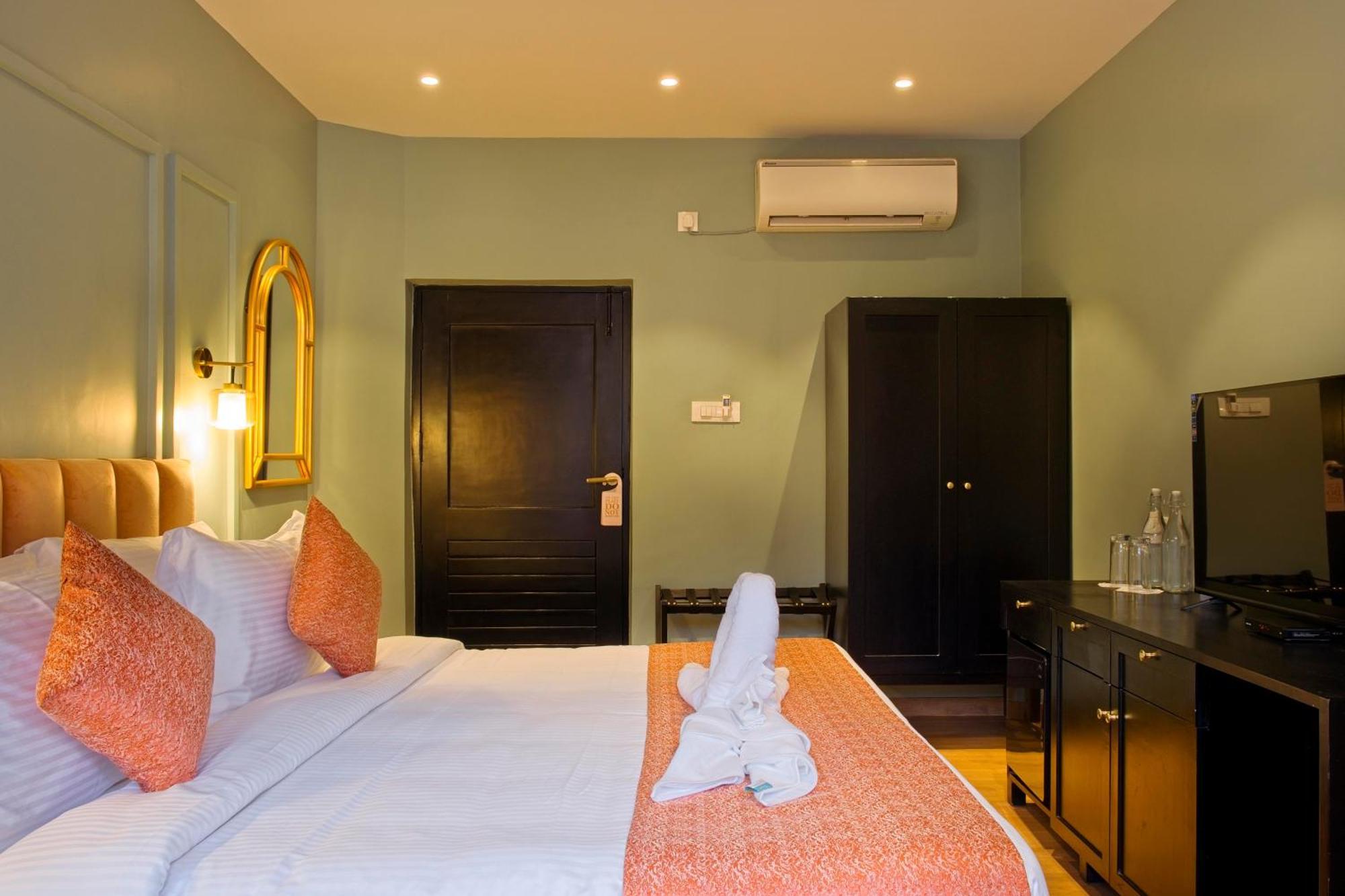 Mademoiselle Boutique Resort And Cafe Вагатор Экстерьер фото